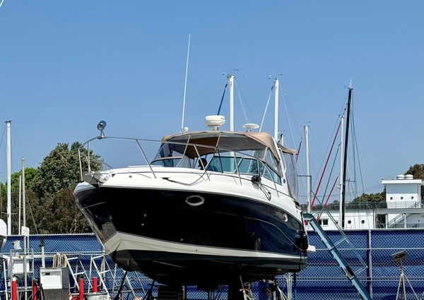 Rinker 320 Express Cruiser image