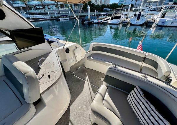 Rinker 320 Express Cruiser image