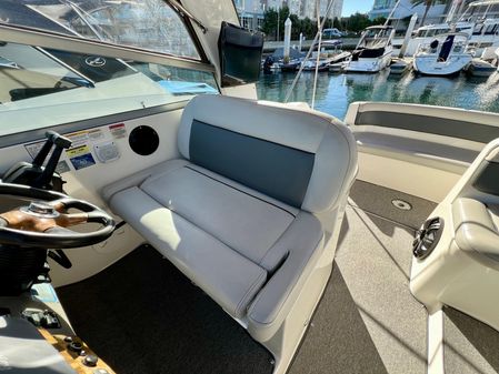 Rinker 320 Express Cruiser image