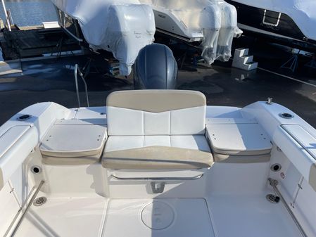 Robalo R207 Dual Console image