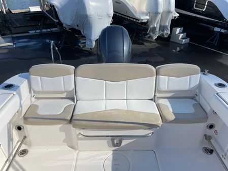 Robalo R207 Dual Console image