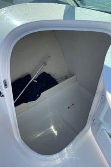 Robalo R207 Dual Console image