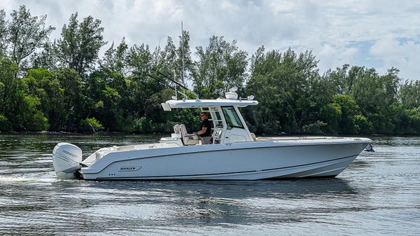Boston Whaler 330 Outrage