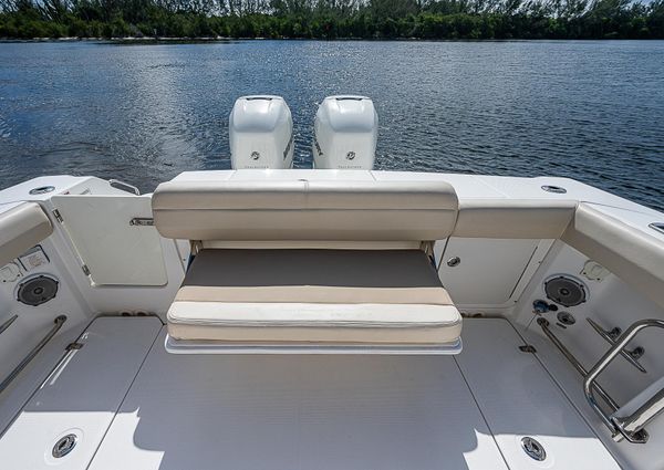 Boston Whaler 330 Outrage image