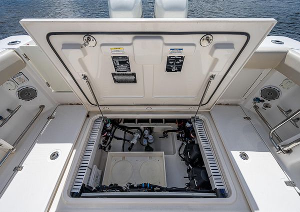 Boston Whaler 330 Outrage image