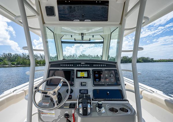 Boston Whaler 330 Outrage image