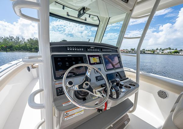 Boston Whaler 330 Outrage image