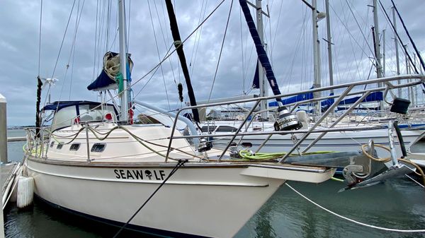 Island Packet 370