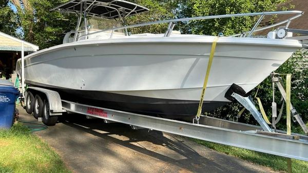 Marlago FS 35 Center Console Cuddy