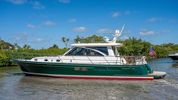 Hunt Yachts 52