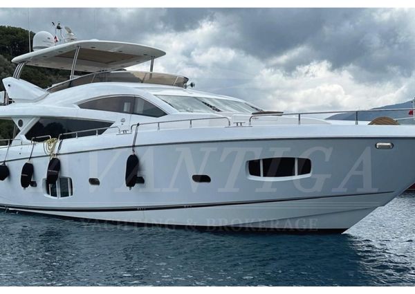 Sunseeker 80 Yacht image