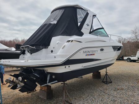 Monterey 335 Sport Yacht image