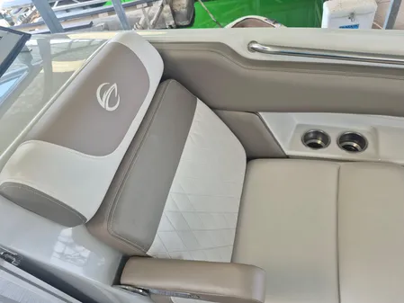 Crownline Eclipse E255 image