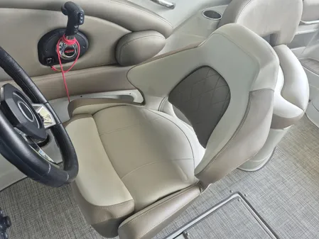 Crownline Eclipse E255 image