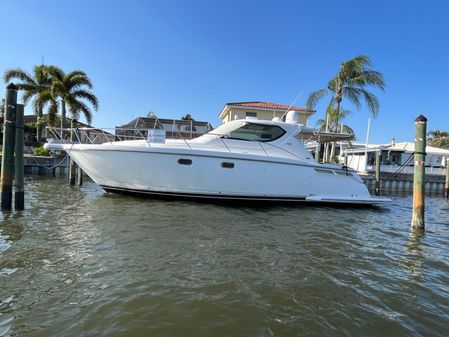 Tiara Yachts 4300 Sovran image