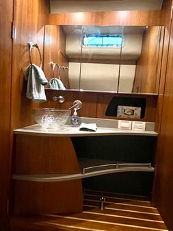 Tiara Yachts 4300 Sovran image