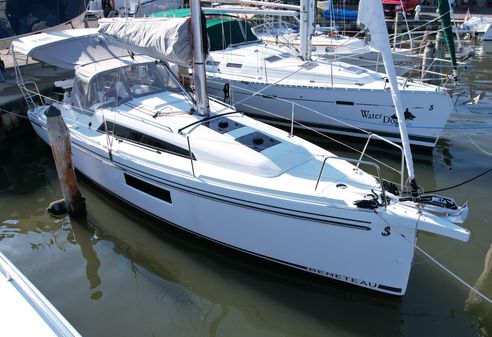 Beneteau 30.1 image