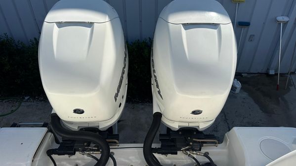 Boston-whaler 280-OUTRAGE image