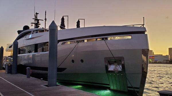 Columbus Yachts Sport Hybrid 