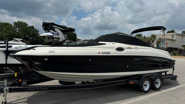 Sea Ray 240 Sundeck 