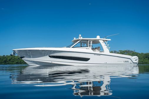 Boston Whaler 420 Outrage image