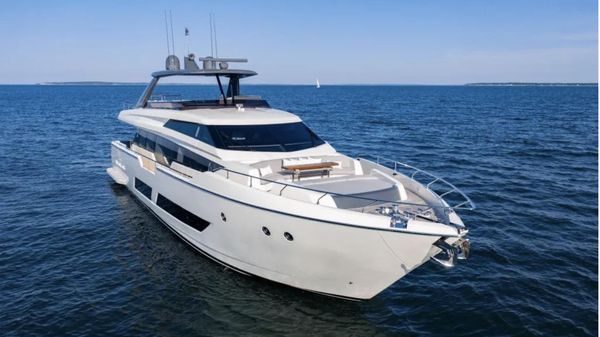 Ferretti Yachts 850 