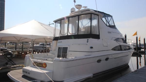Carver 444 Cockpit Motor Yacht 
