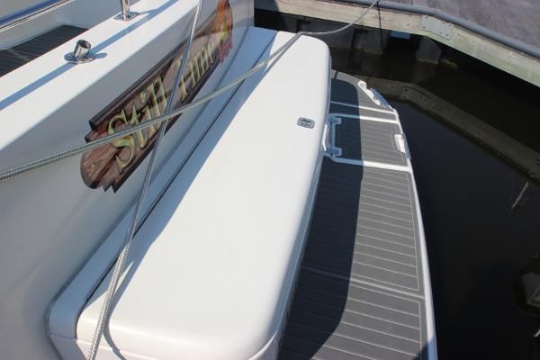 Carver 444-COCKPIT-MOTOR-YACHT image