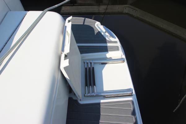 Carver 444-COCKPIT-MOTOR-YACHT image