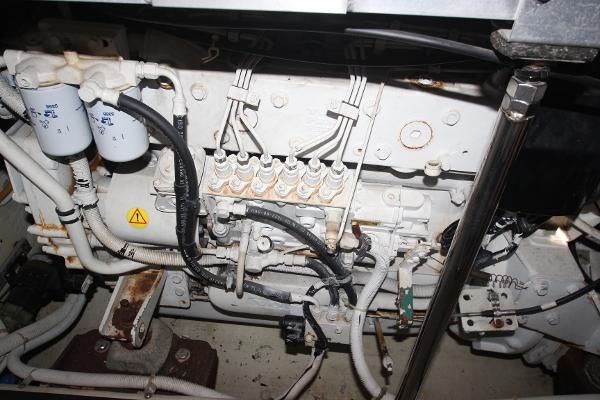 Carver 444-COCKPIT-MOTOR-YACHT image