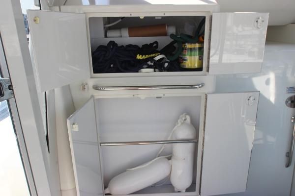 Carver 444-COCKPIT-MOTOR-YACHT image