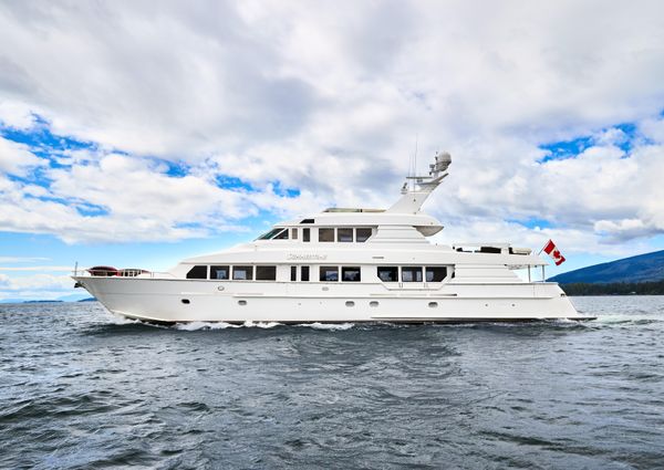 Hatteras Tri-Deck Motoryacht image