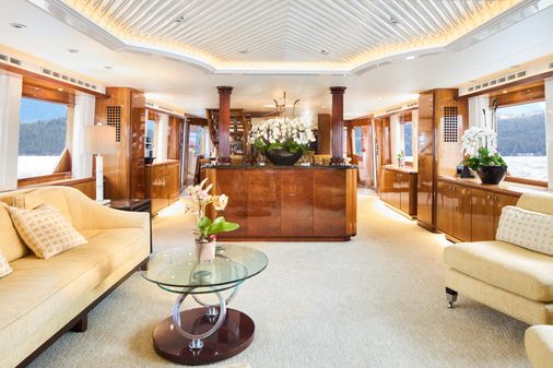 Hatteras Tri-Deck Motoryacht image