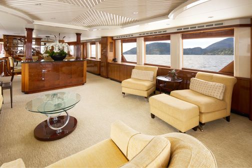 Hatteras Tri-Deck Motoryacht image