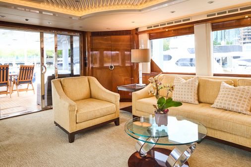 Hatteras Tri-Deck Motoryacht image