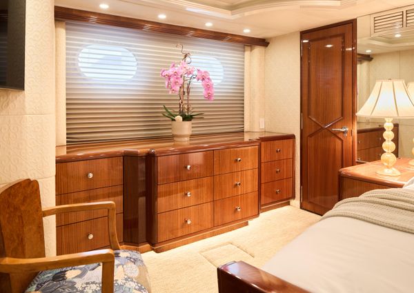 Hatteras Tri-Deck Motoryacht image