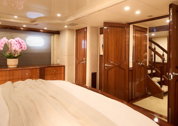 Hatteras Tri-Deck Motoryacht image