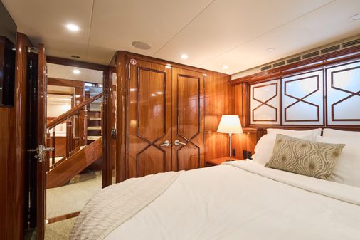 Hatteras Tri-Deck Motoryacht image