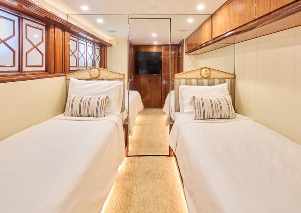 Hatteras Tri-Deck Motoryacht image