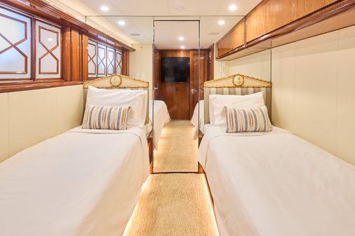 Hatteras Tri-Deck Motoryacht image