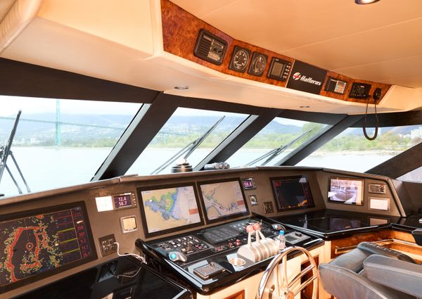 Hatteras Tri-Deck Motoryacht image