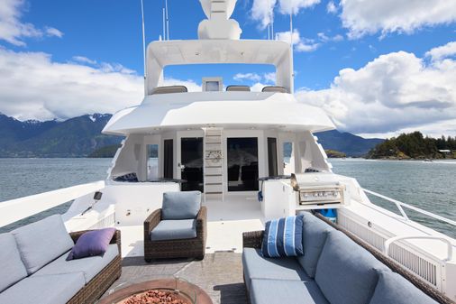 Hatteras Tri-Deck Motoryacht image