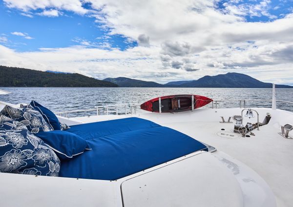 Hatteras Tri-Deck Motoryacht image