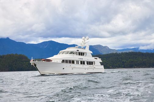 Hatteras Tri-Deck Motoryacht image