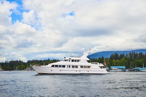 Hatteras Tri-Deck Motoryacht image