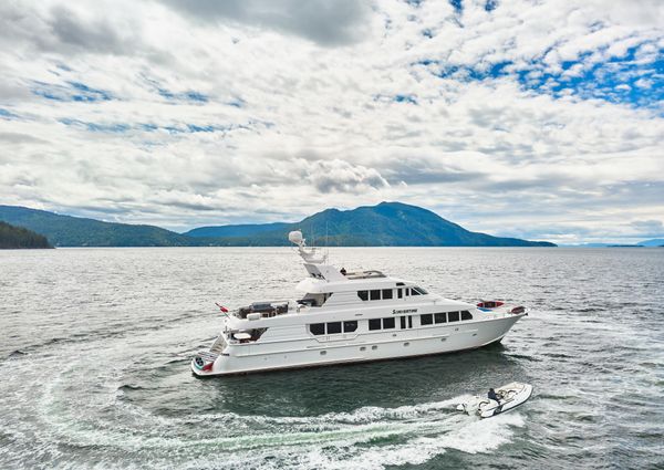 Hatteras Tri-Deck Motoryacht image