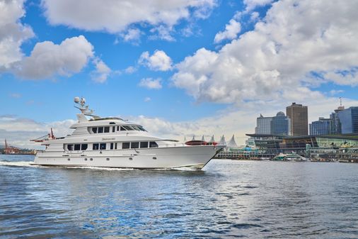 Hatteras Tri-Deck Motoryacht image