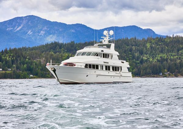 Hatteras Tri-Deck Motoryacht image