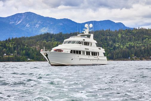 Hatteras Tri-Deck Motoryacht image