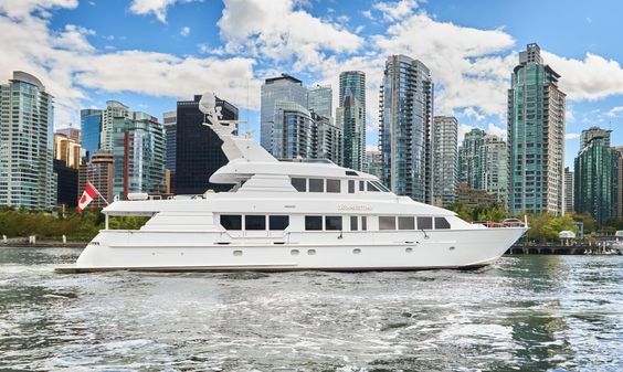 Hatteras Tri-Deck Motoryacht image